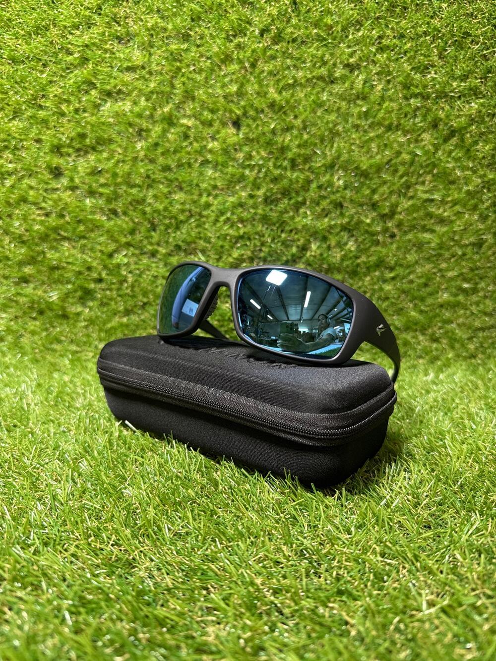 Fin-Nor Dredge Sunglasses - Matte Black Frame/Blue Mirror Poly Lens